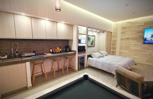 Alfredo V. Bonfil Apartment | 1st Luxury Warehouse