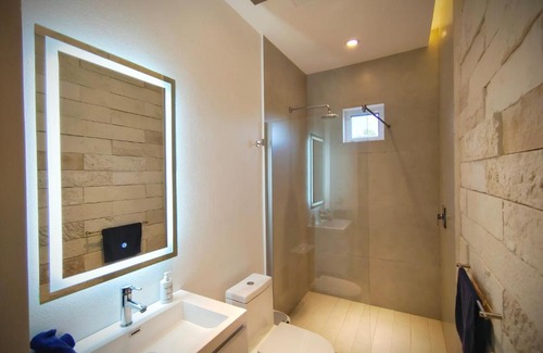 Alfredo V. Bonfil Apartment | 1st Luxury Warehouse