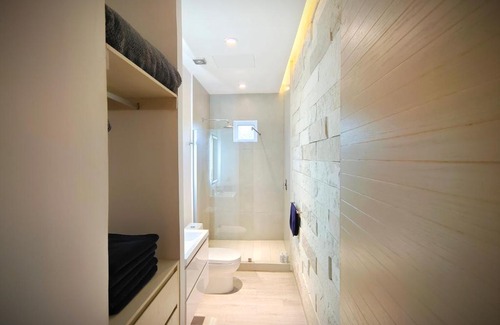 Alfredo V. Bonfil Apartment | 1st Luxury Warehouse