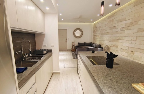 Alfredo V. Bonfil Apartment | 1st Luxury Warehouse