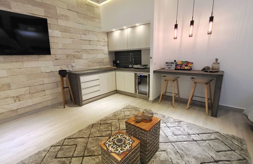 Alfredo V. Bonfil Apartment | 1st Luxury Warehouse