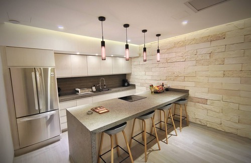 Alfredo V. Bonfil Apartment | 1st Luxury Warehouse