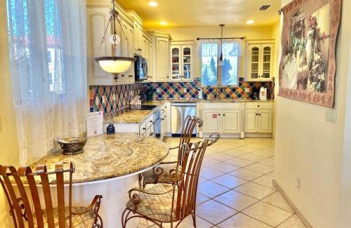 East End House | 1st to the Beach-Sunset Beach-Beachfront-Pet Friendly-Hot Tub