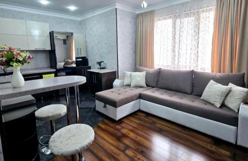 Shymkent Apartment | 2х-ком Люкс Желтоксан 17а - 6й этаж лифт есть