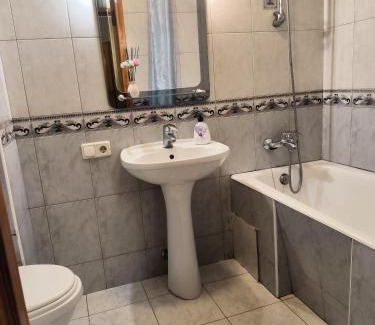 Dnipro Apartment | 2-к квартира Малиновського 12. Набережна лівого берега.