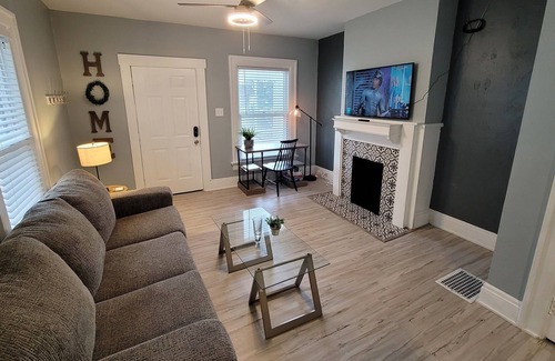 Dayton House | 2.0 Cozy 2Bed/1Bath Duplex in Downtown Dayton