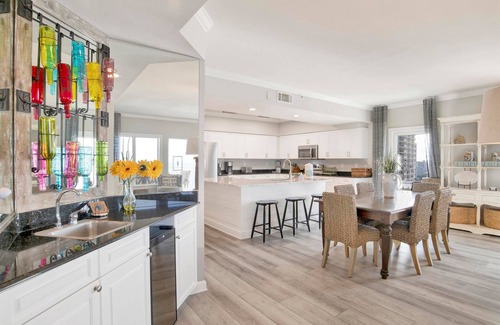 Orange Beach Condo | ~2,140 Sq Ft - East corner condo with views east to west. Large private balcony