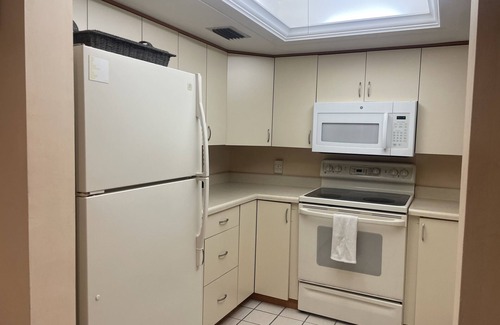 Goodwins Island House | 2/2.5 Waterfront condo with pools and tennis courts