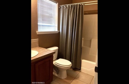 New Iberia House | 2/2 home minutes from I-10