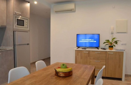 Roses Town Center Apartment | 2.2 NEW in center ROSES with WI-FI, AC and TV sat at 60 m MAR