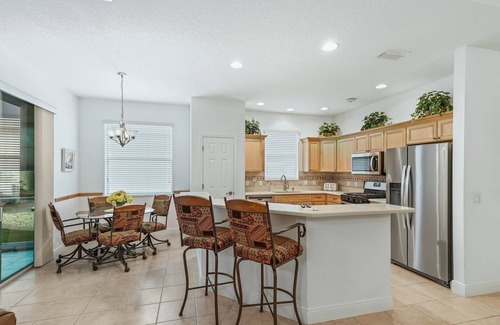 The Villages House | 2/2 pet friendly courtyard villa, close to it all!