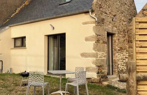 Pouldreuzic Cottage | 2/3-person gîte on a horse farm