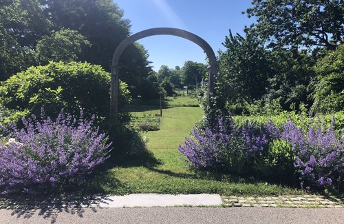 Kennebunk House | 2.5 Acre Historic Federal Style Home