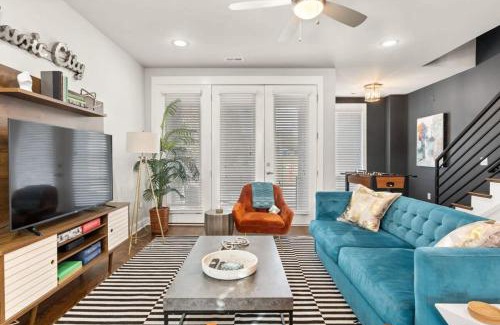 South Nashville House | 2 5 Miles to Dwntn Rec Room Geodis right behind