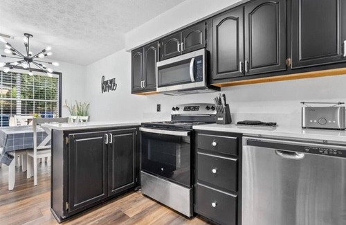 Auburn House | 2.5mi to Stadium/Arena. Close to AU Club Golf. Easy access from I-85
