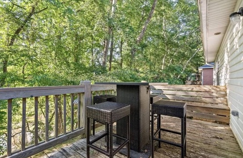 Auburn House | 2.5mi to Stadium/Arena. Close to AU Club Golf. Easy access from I-85
