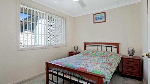 Hawks Nest House | 2 - 9 Yamba St, Hawks Nest