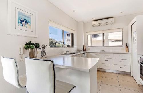 Noosaville Apartment | 2 Aarons Villa