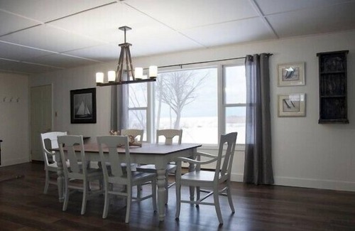 Collingwood Cottage | 2 Acre Waterfront Cottage
