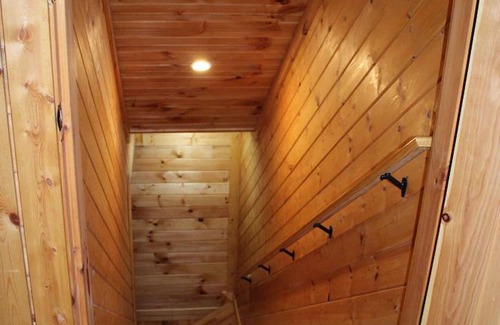 Emory Cabin | 2 Acres of pure paradise with amazing Mountain View’s! Minutes from Emory&Henry