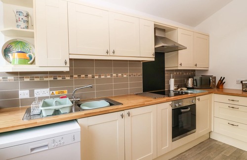 Llanbedrog Cottage | 2 ARGOED, pet friendly, country holiday cottage in Llanbedrog