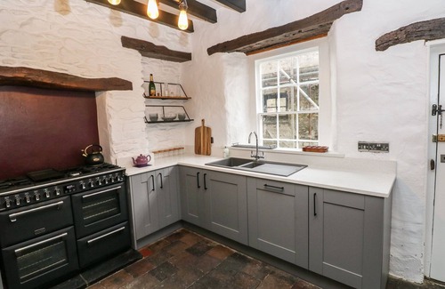 Dinas Cross Cottage | 2 ASHGROVE, pet friendly, character holiday cottage in Dinas Cross