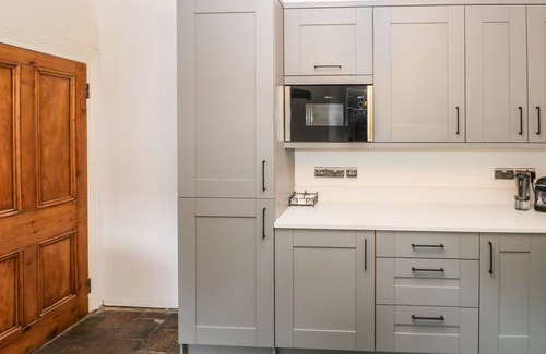 Dinas Cross Cottage | 2 ASHGROVE, pet friendly, character holiday cottage in Dinas Cross