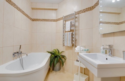 Torcross Apartment | 2 At The Beach - Two Bedroom Apartment, Sleeps 4
