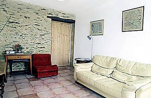 Saint-Jean-des-Mauvrets House | 2 bedroom accommodation in St Jean des Mauvrets