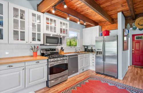 Harwich Port House | 2 Bayberry Road Harwich Port Cape Cod - Cranberry Cottage