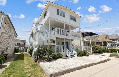 North End Condo | 2 Bd Beach Condo only 2 min walk to OC's Goldcoast