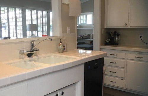 Corona del Mar Cottage | 2 Bd LOVELY COZY COTTAGE-Steps to beach and village 4 shopping and restaurants