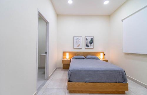 Villa Juarez House | 2 BD Suite with Balcony, Gym, Rooftop Pool, Hot Tub