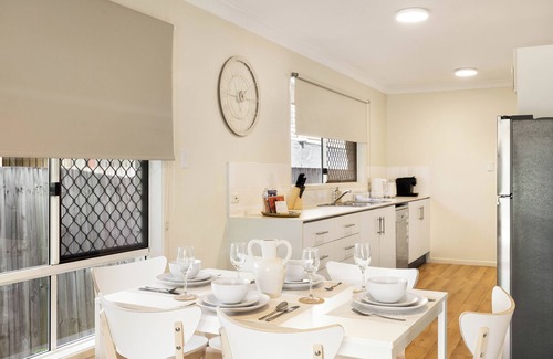 Acacia Ridge Apartment | 2 Bdr Apt! Aircon! Parking! GST Credits! 12BS2