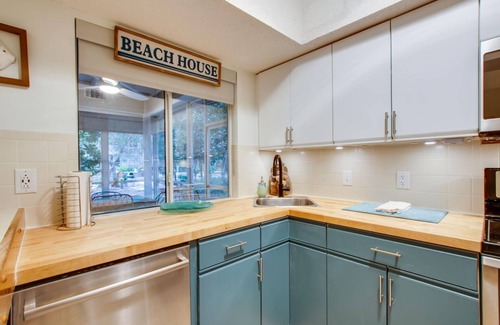 Miramar Beach Cottage | 2 BDR Cottage in Hidden Dunes | Steps to pool | 4 minute walk to beach