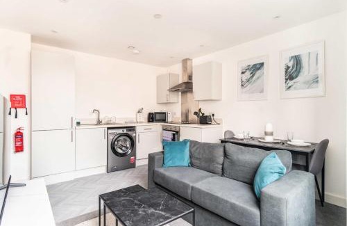 Preston Apartment | 2 BDR Flat By Eason Stays Short Lets & Serviced Accommodation Preston With Free Wifi