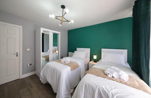 Weston on Trent House | 2 BDR House By Prospergress Property Short Lets & Serviced Accommodation Coventry With Free Parking and Large Garden Patio