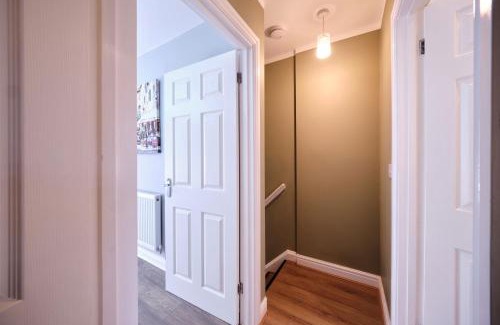 Weston on Trent House | 2 BDR House By Prospergress Property Short Lets & Serviced Accommodation Coventry With Free Parking and Large Garden Patio