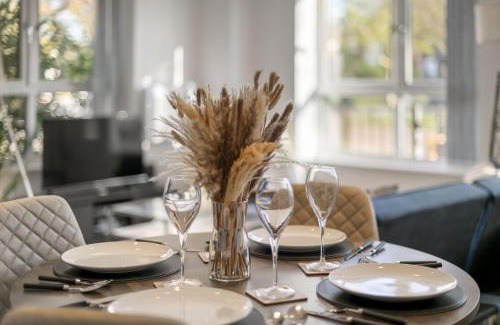 Preston Apartment | 2 BDR, Wembley Stadium, Parking, Family Friendly