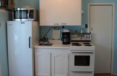 Southampton House | 2 bdrm country cottage - The Bait - Rosewood cottages