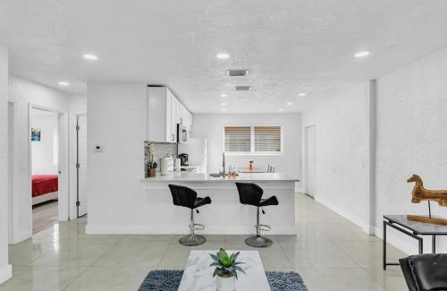 Hallandale Beach House | 2 Bdrm Modern House Mins From Beach & Casino Hb1