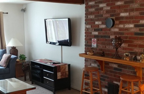 Bartlett Condo | 2 Bdrm Vacation Rental in Bartlett, New Hampshire - Seasons Family Resort