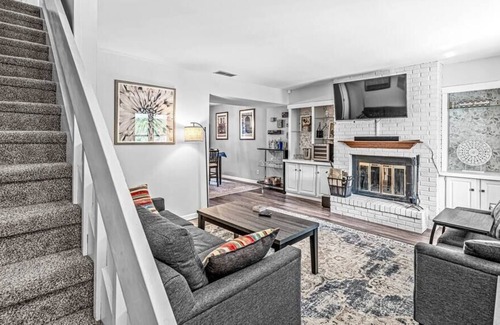 Old Northside House | 2 bed 2.5 bath in one of Indy's hottest areas