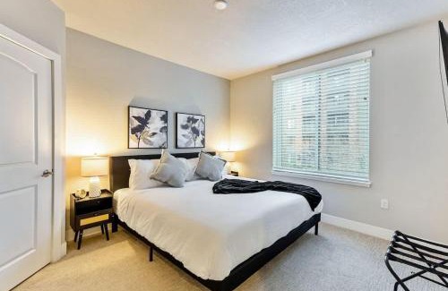 Downtown Salt Lake City Apartment | 2 Bed 2 Bath Delta Salt Palace Gym King Bed