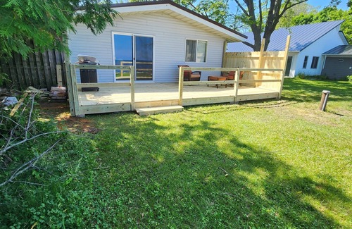 Marinette House | 2 Bed 2 Bath House on the Bay!