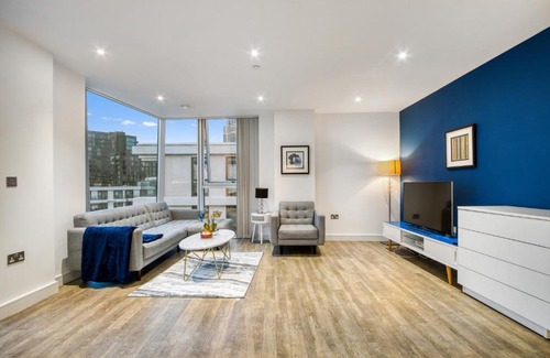 Vauxhall Apartment | 2 Bed 2 Bath Next to Nine Elms Station - Zone 1