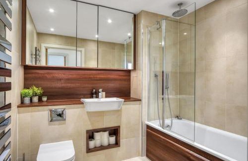 Vauxhall Apartment | 2 Bed & 2 Bath Next to Nine Elms Station - Zone 1