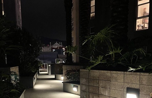 Downtown Apartment | 2 bed/2 bath resort style apartment near Americana
