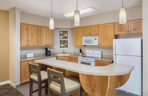 Windsor Resort | 2 BED 2 BATH UNIT IN WINDSOR, CA - A Superb Sonoma County Stay
