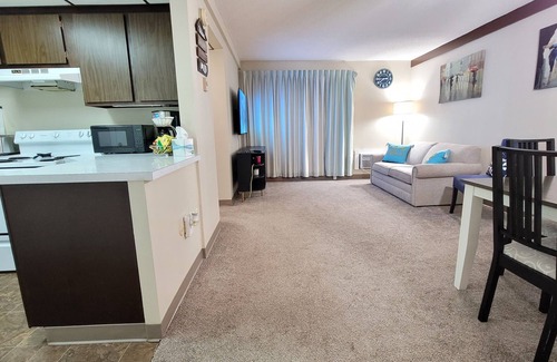 Weirs Beach Condo | 2 bed/2bathroom condo w/pool - 5 min to Weirs Beach, Lake Winnipesaukee